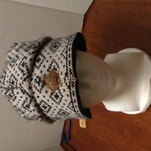 VGUC.  Unisex Gray and black Fair Isle patterned beanie.